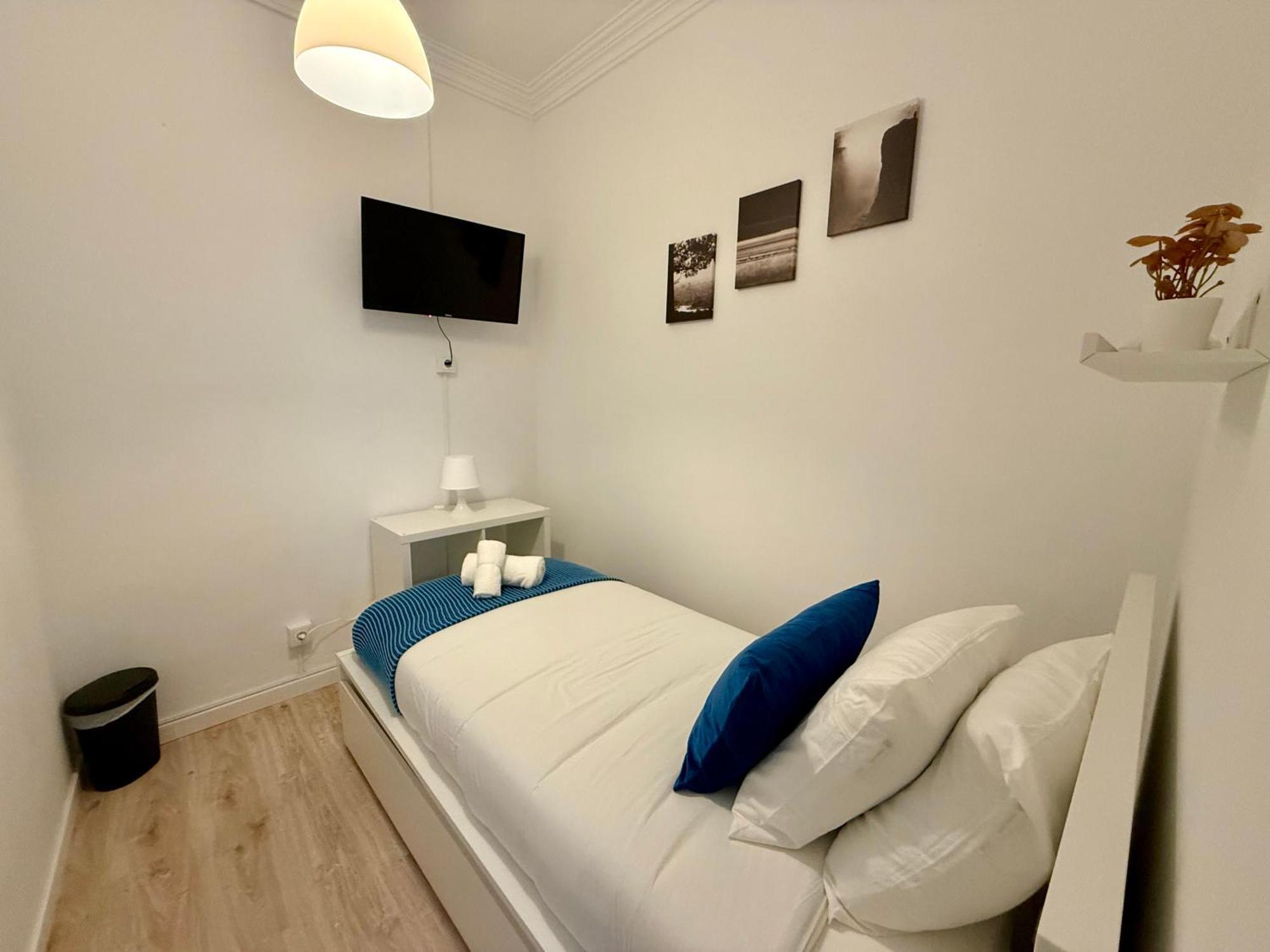 Travelers House Homestay *