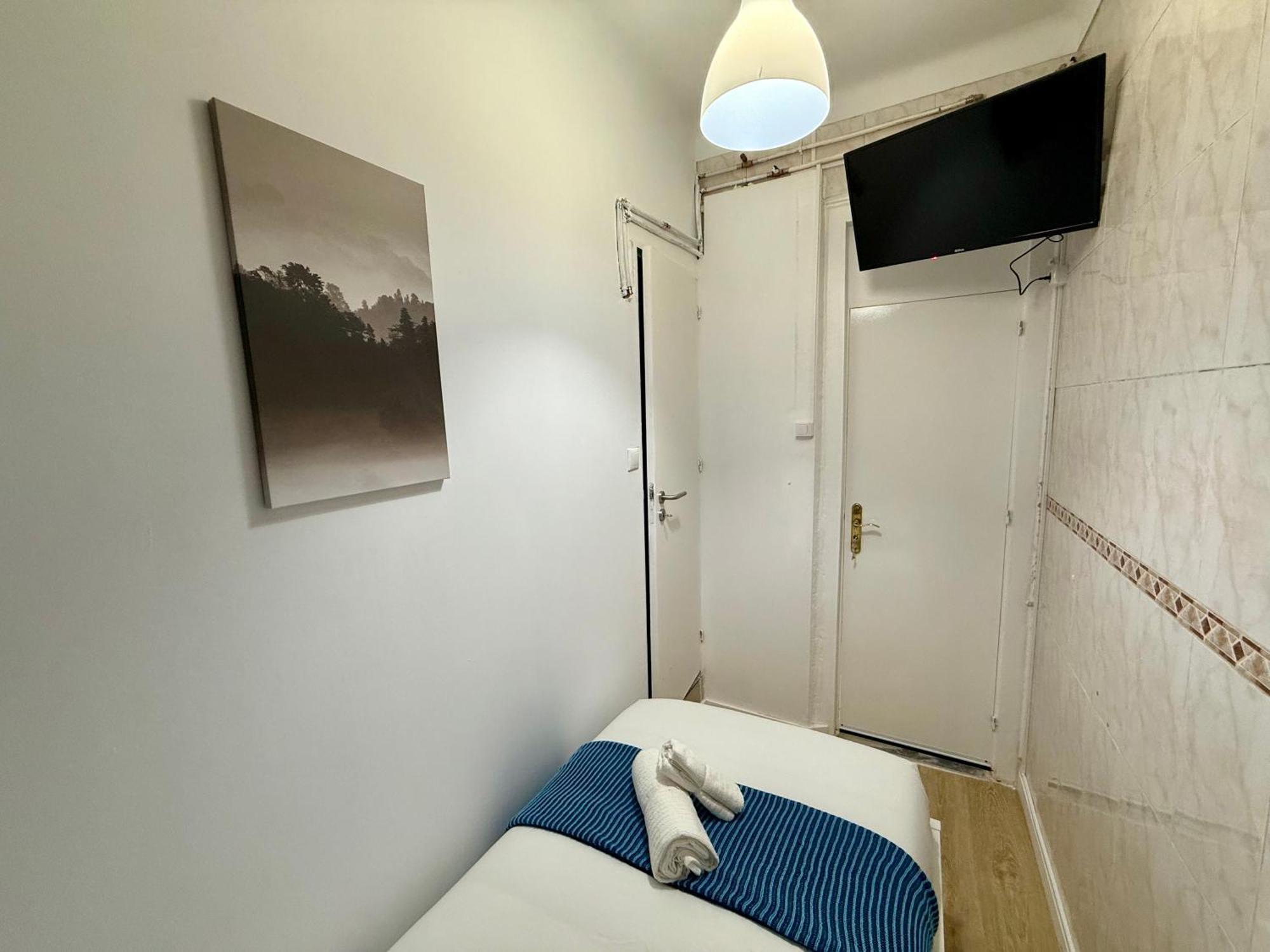 Travelers House Homestay Lisbon